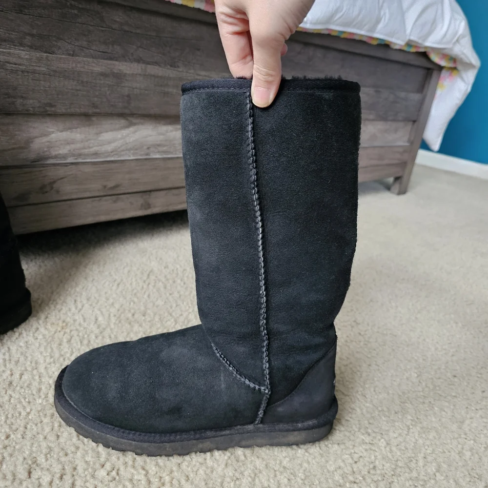 UGG black classic tall boots sheepskin shearling size 8